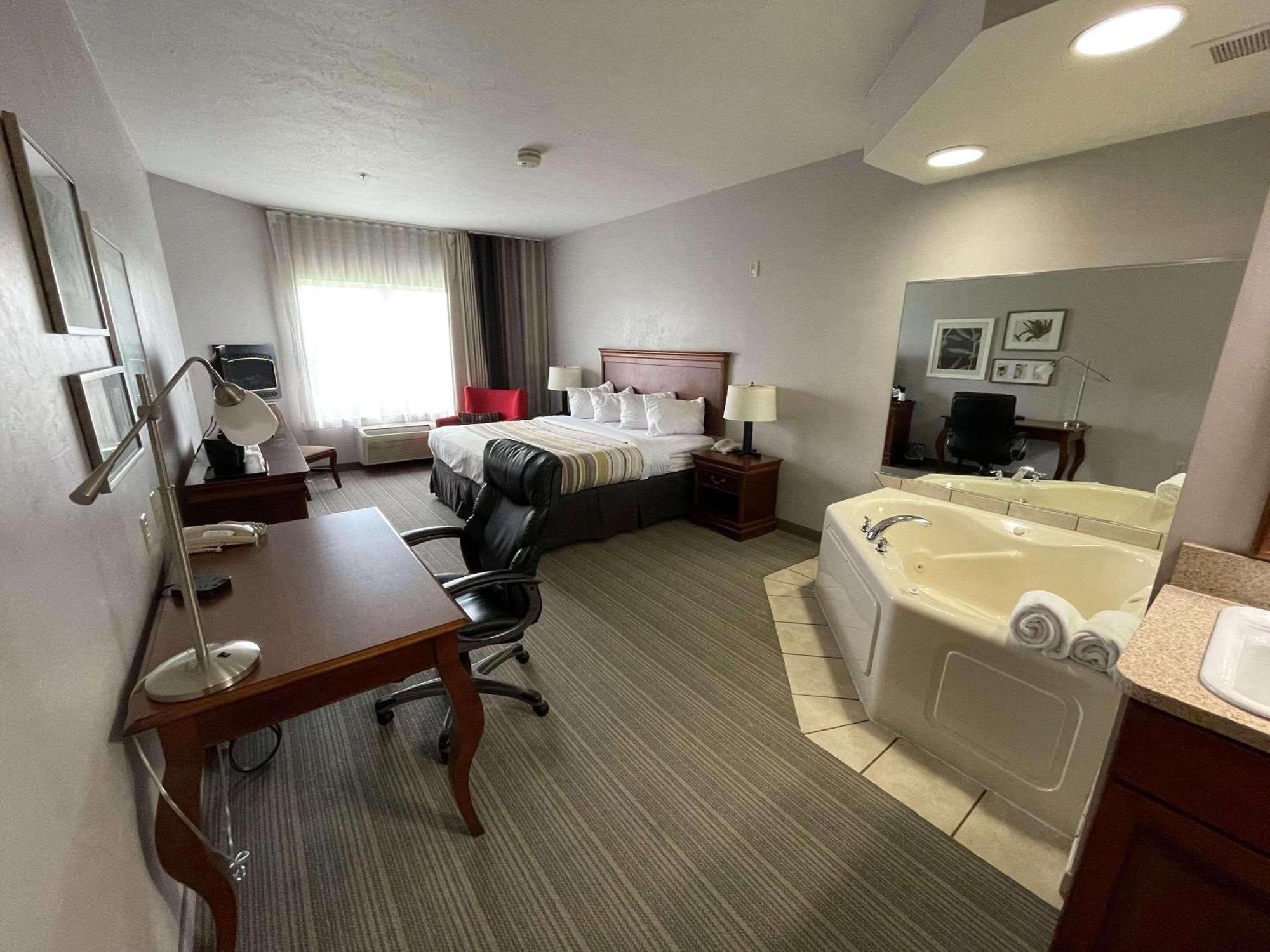 Little Chute Country Inn & Suites By Radisson, Appleton North, Wi מראה חיצוני תמונה
